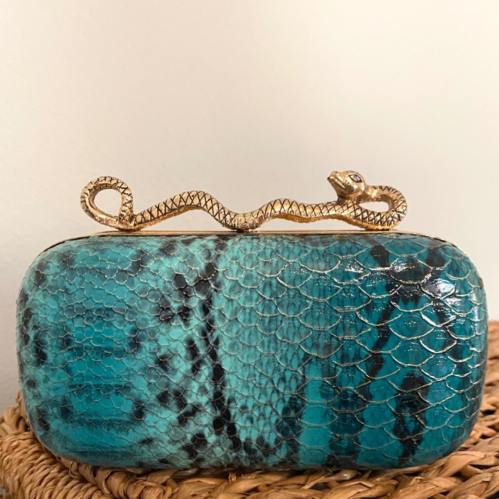Snake clutch